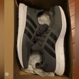 Adidas Swift Run 1.0
